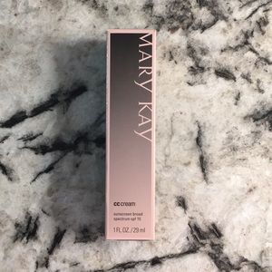 CC Cream “Very Deep” SPF 15